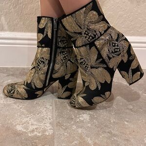 Steve Madden Gold Embroidered Floral Ankle Boots | Statement Heels | Size 6